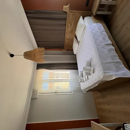 Bed & Breakfast Gerence By Lamira