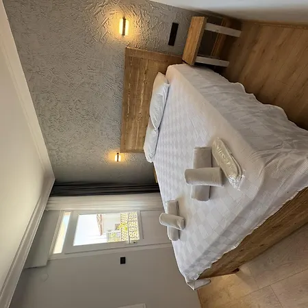 Bed & Breakfast Gerence By Lamira *